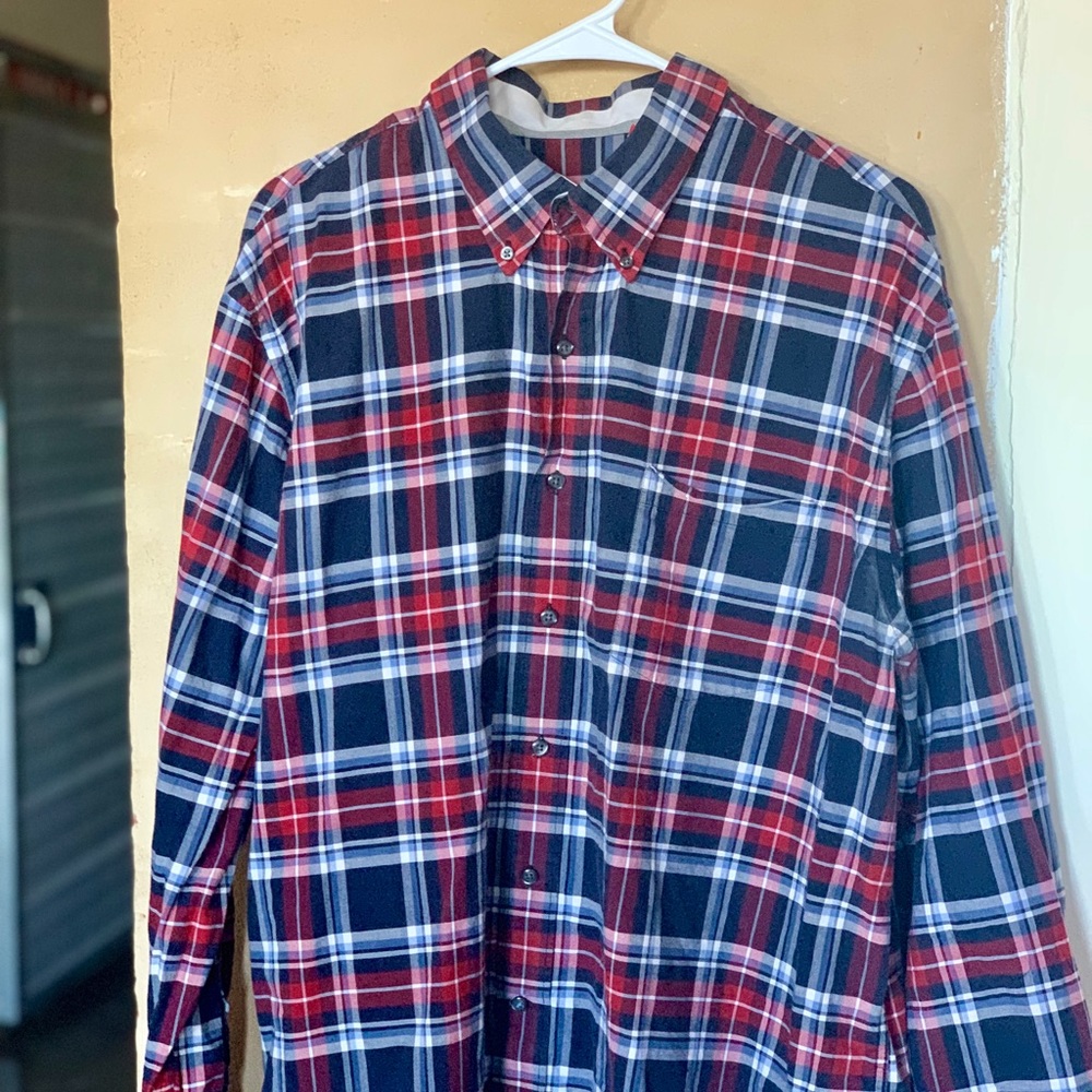 Izod men’s plaid shirt